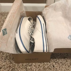 Sperry Captain’s CVO Nautical/White
